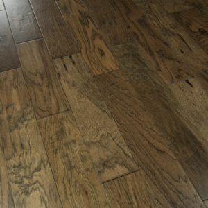 Casabella Handcrafted Hickory Holiday Floor Sample