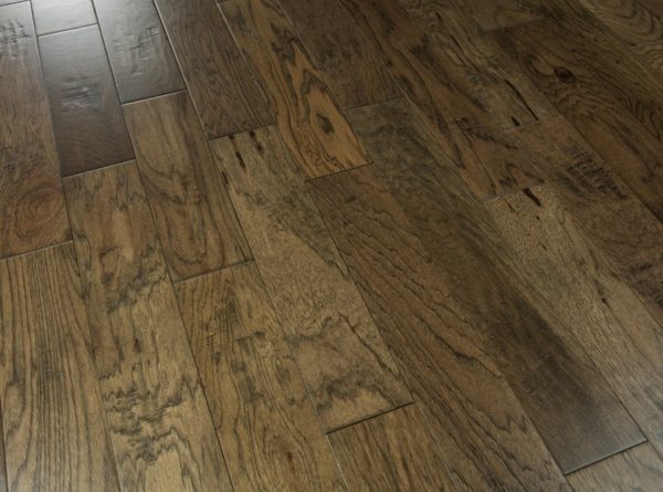 Casabella Handcrafted Hickory Holiday Floor Sample